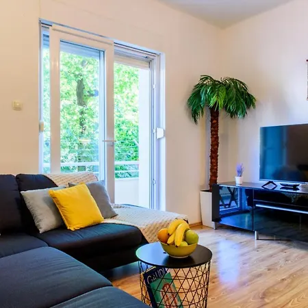 Apartment Central 2 Bedroom, Free Private Parking Split