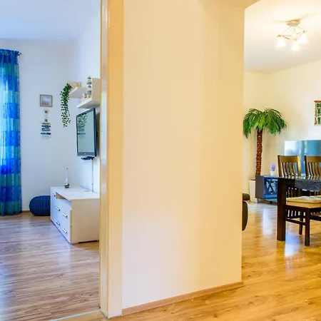 Apartment Central 2 Bedroom, Free Private Parking