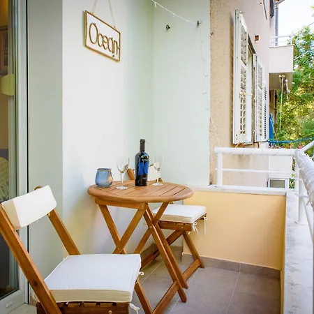 Apartment Central 2 Bedroom, Free Private Parking *