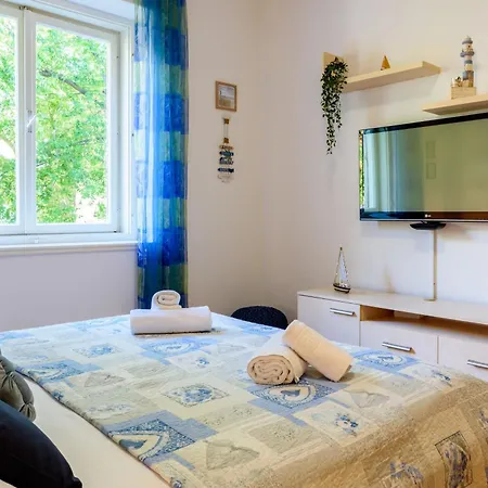 Apartment Central 2 Bedroom, Free Private Parking Split